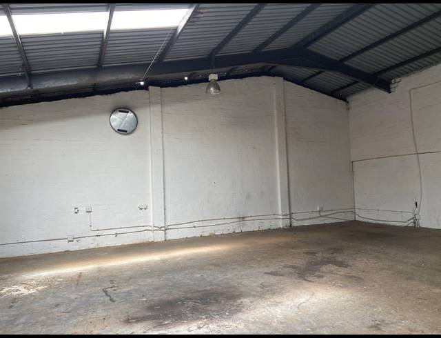 1,337M² WAREHOUSE FOR SALE IN WESTLAKE